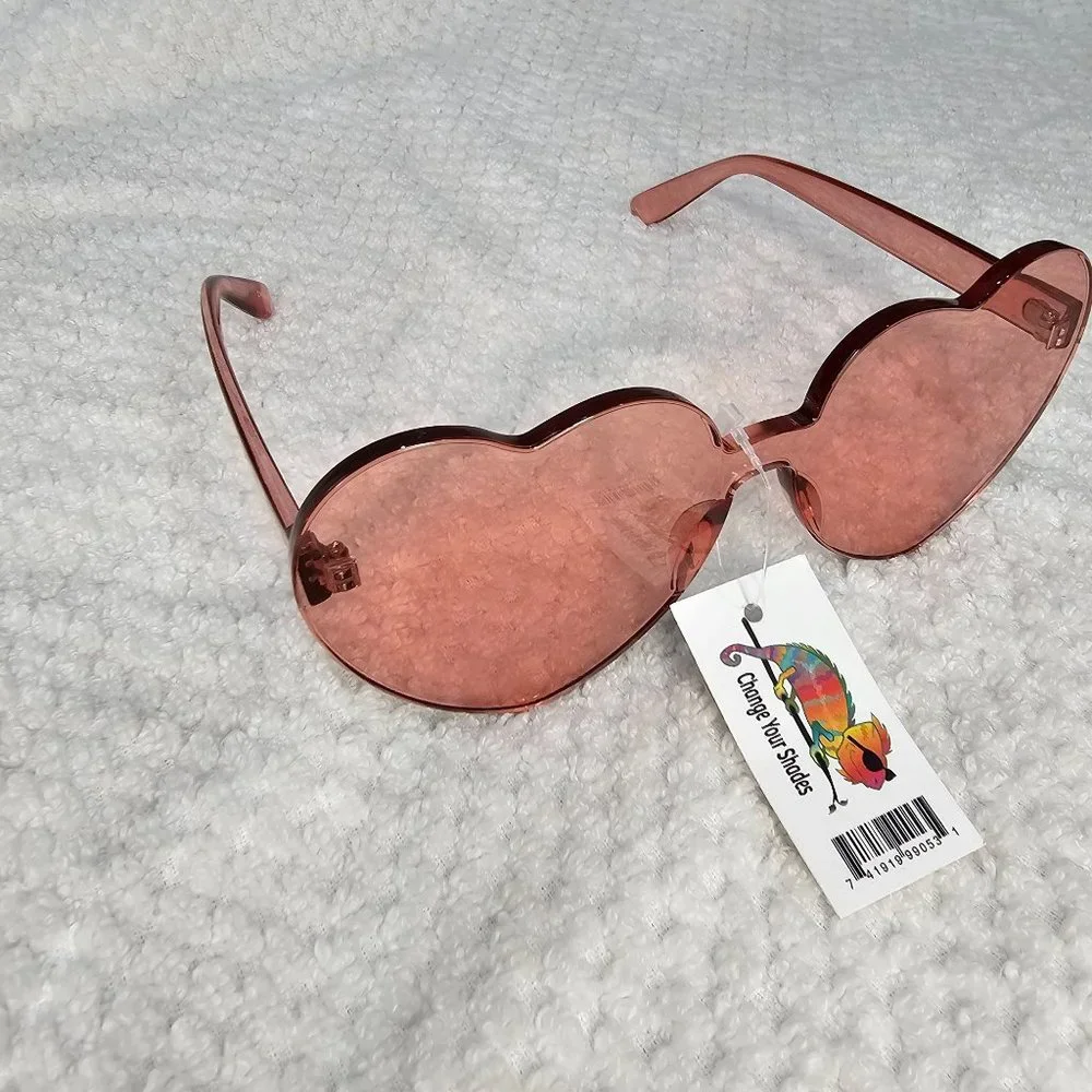 Rose Colored Heart Shaped Plastic Glasses‎